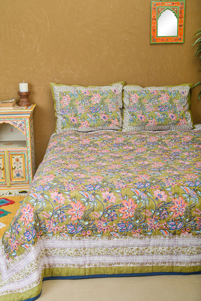 Pistachio & White Floral Reversible Cotton Single Duvet - Tranquil Charm for Your Bedroom