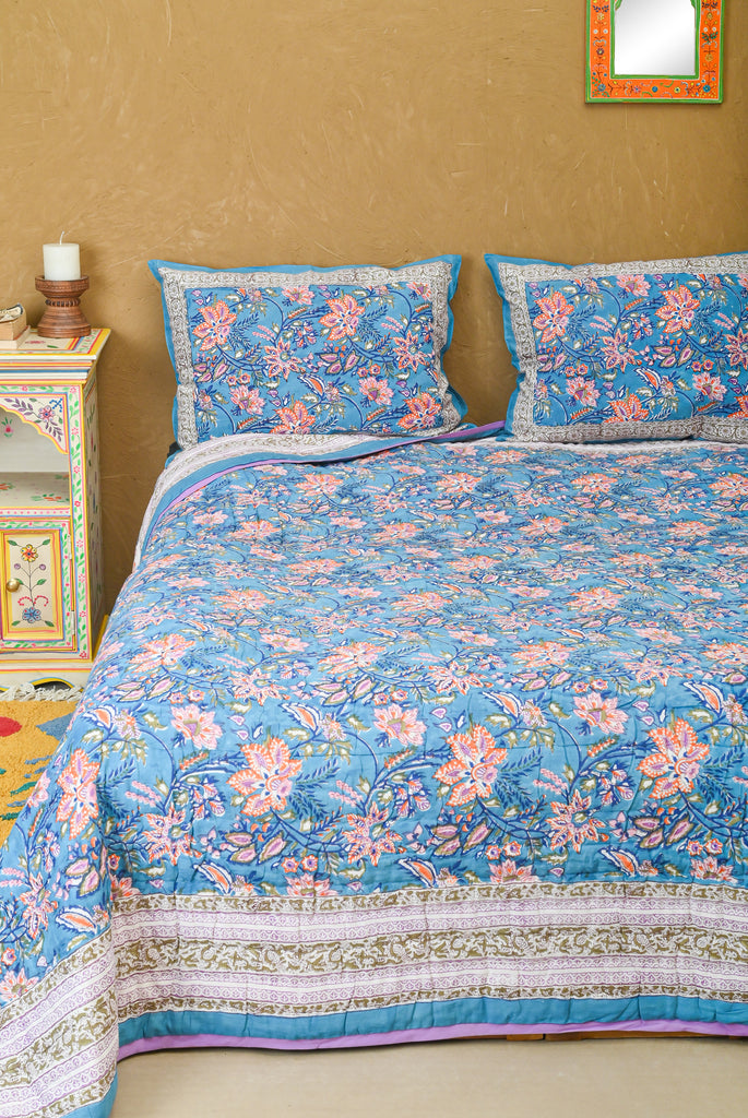Blue & White Floral Reversible Cotton Quilt - Stylish Comfort for Your Bedroom