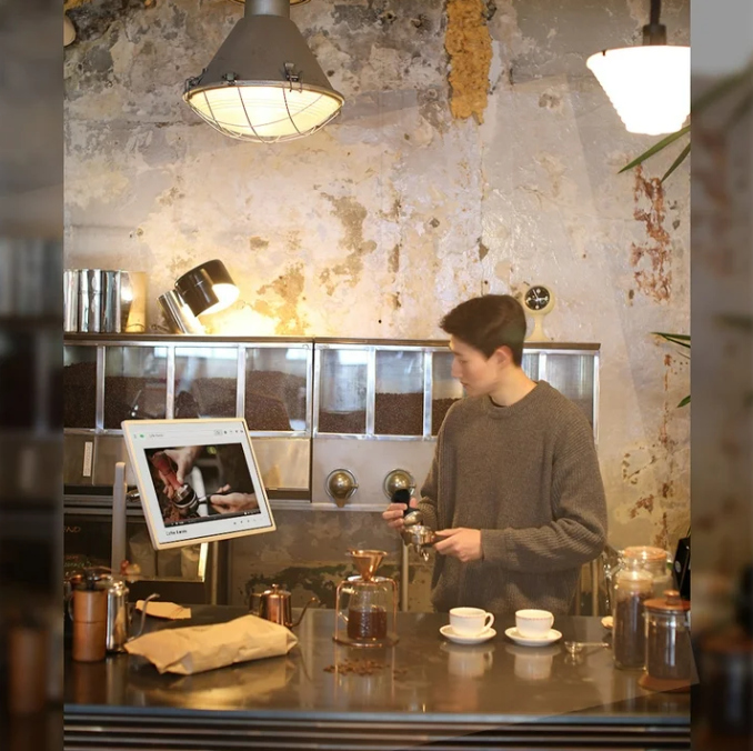 StanbyME LED Full HD Touch Screen Smart TV