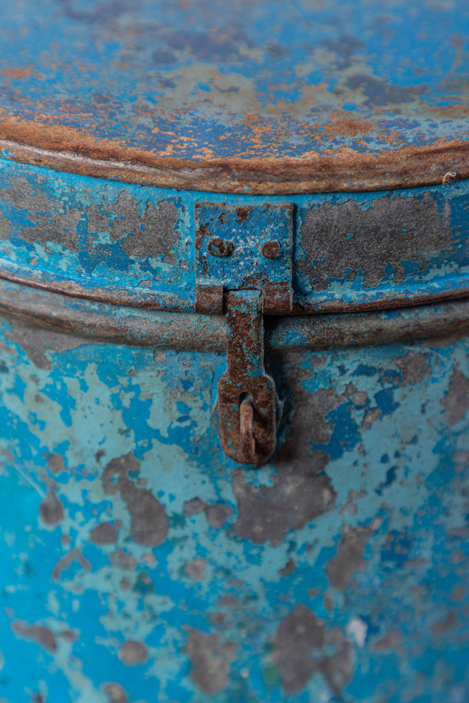 Blue Vintage Iron Round Trunk