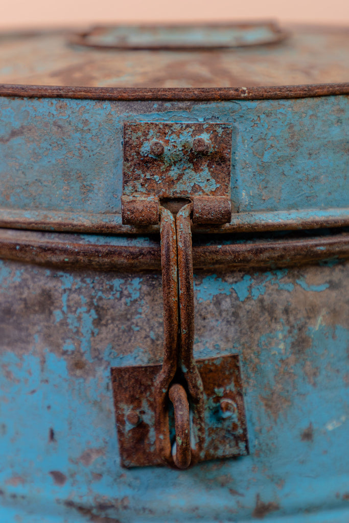 Deep Sky Blue Vintage Iron Round Trunk