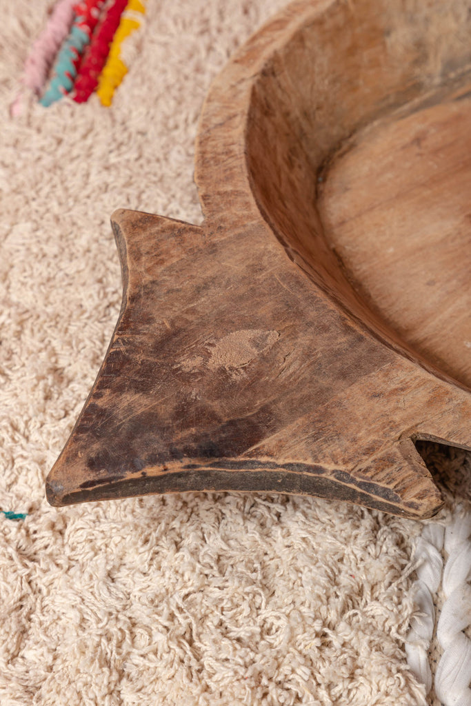 Wooden Plated Vintage Pointed Flat Bowl 